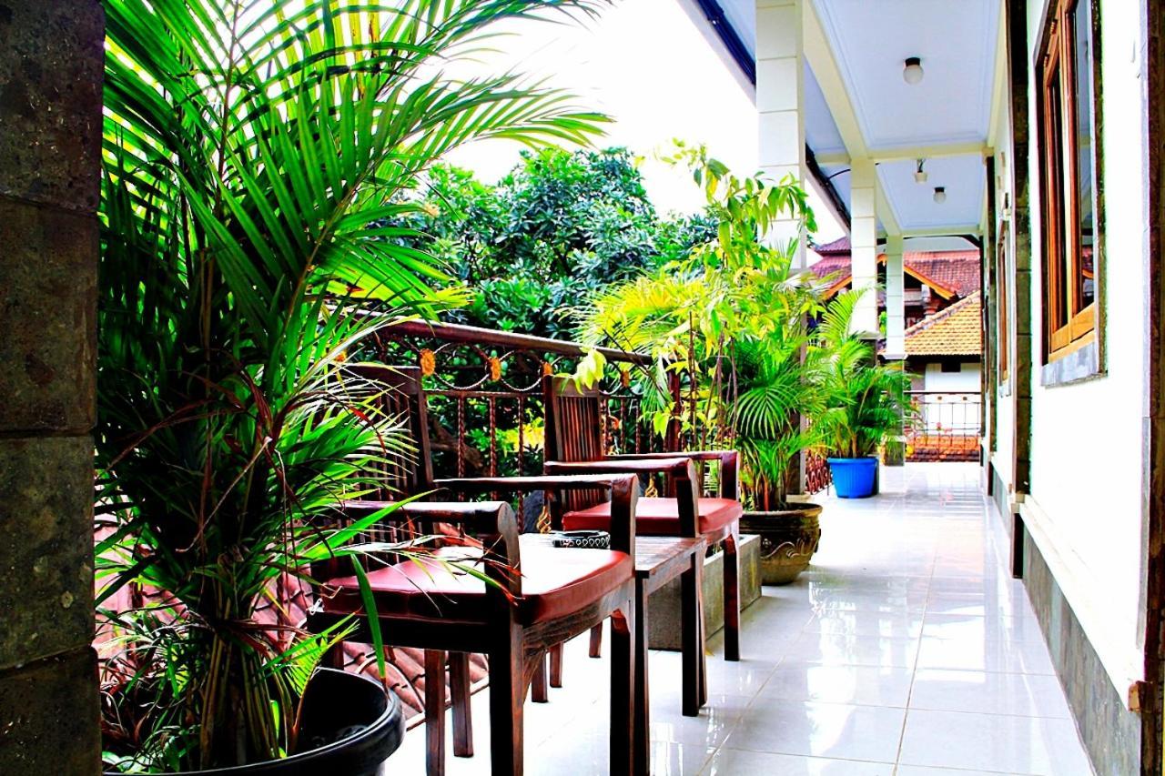 Hotel Nakula pensión Kuta Lombok Exterior foto